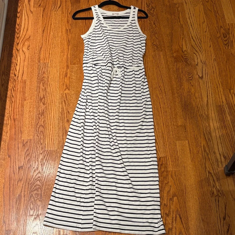 Gap Woman’s White and Black Striped Maxi Dress Size S